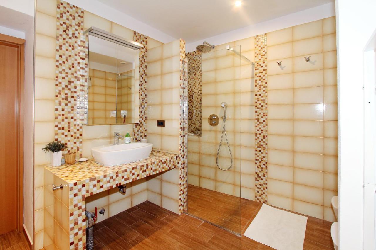 Apartment Dezo Istria Изола Экстерьер фото